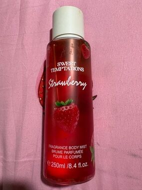 Temptations Strawberry Body Mist - Red